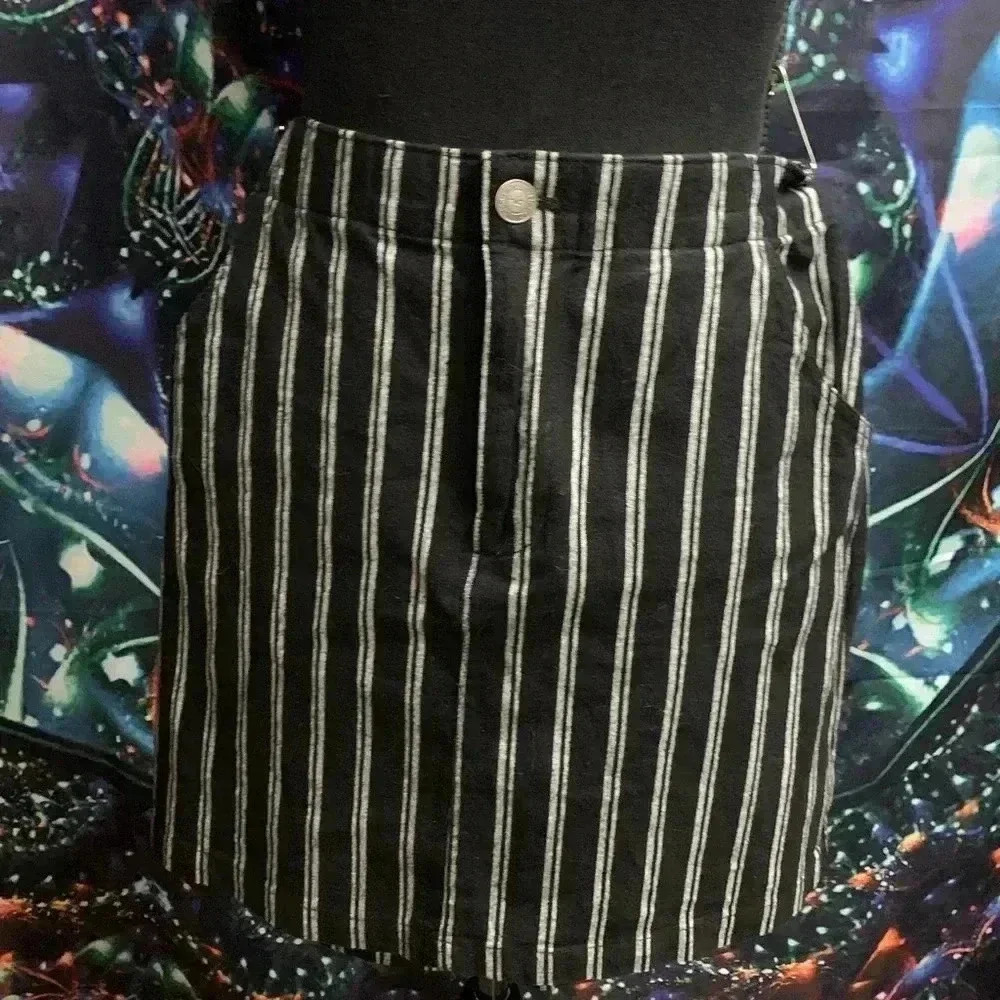 🤑5 for $25 Black and White Striped Mini Skirt Casual